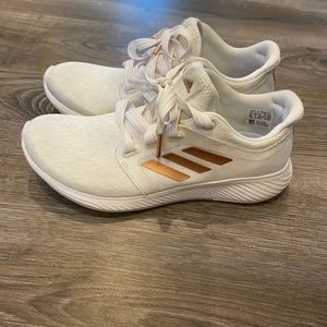 Adidas edge Lux 3 Running Shoe Size 8.5